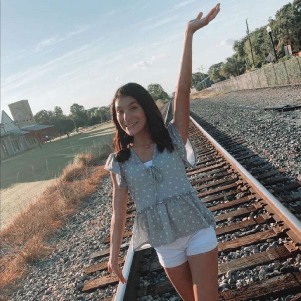 Meet your Posher, Ellie